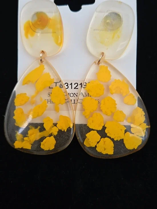 Yellow Floral Resin Drop Earrings - Women Jewelry - Picture 4 of 4
